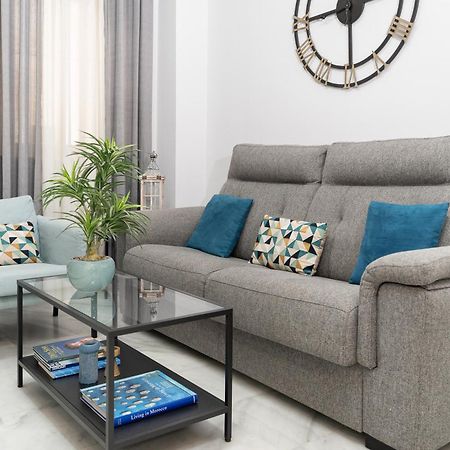 Apartamento Triana Deluxe Con Patio Privado Sevilla Kültér fotó