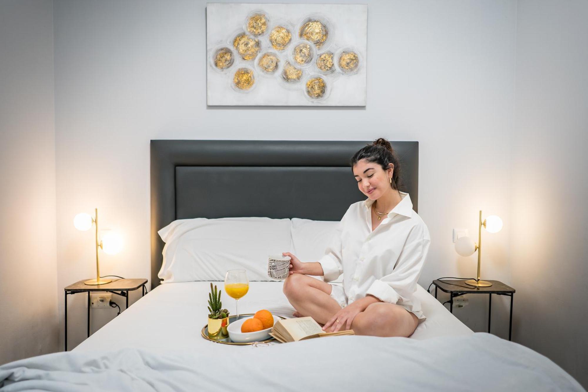Apartamento Triana Deluxe Con Patio Privado Sevilla Kültér fotó