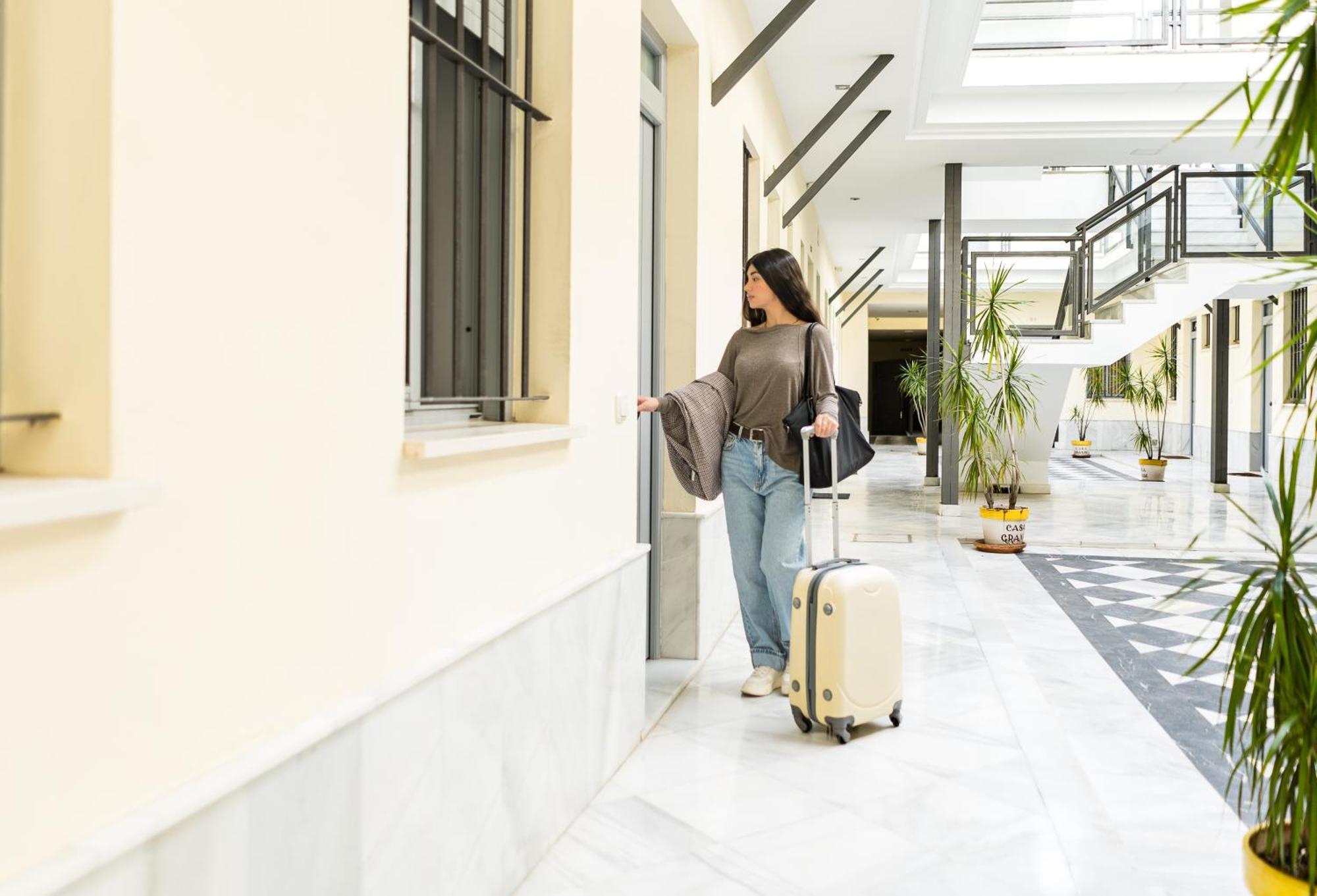 Apartamento Triana Deluxe Con Patio Privado Sevilla Kültér fotó