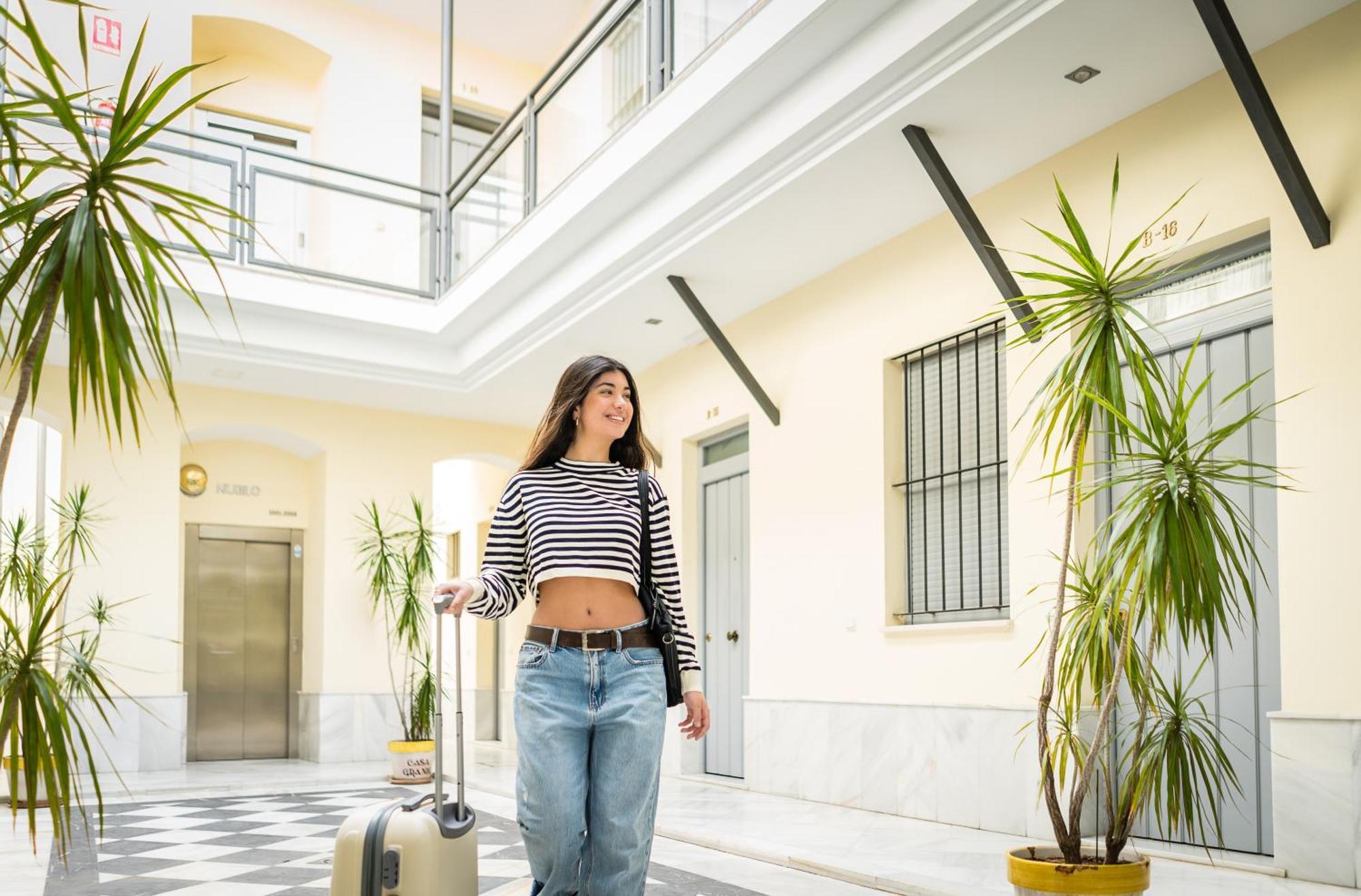 Apartamento Triana Deluxe Con Patio Privado Sevilla Kültér fotó